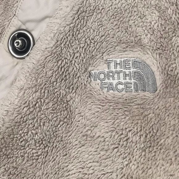 The North Face Mossbud Light Gray Snap Neck Fuzzy Pullover Sweatshirt - Picture 14 of 14